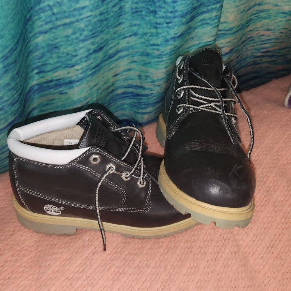 TImberland Winter Black Boots with White ankle & Wheat, Size 5.5 Boys or Women